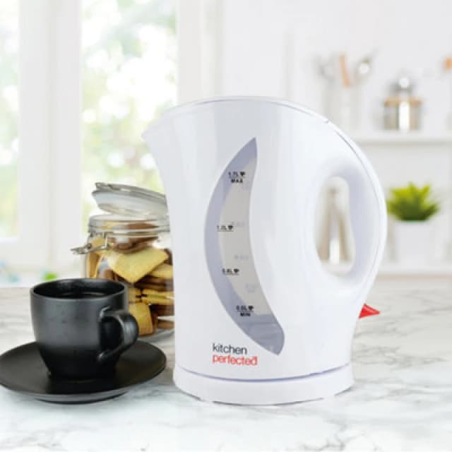 Kitchen Perfected 1.7L Cordless Kettle 2.2KW White NWT7991 NWT7991